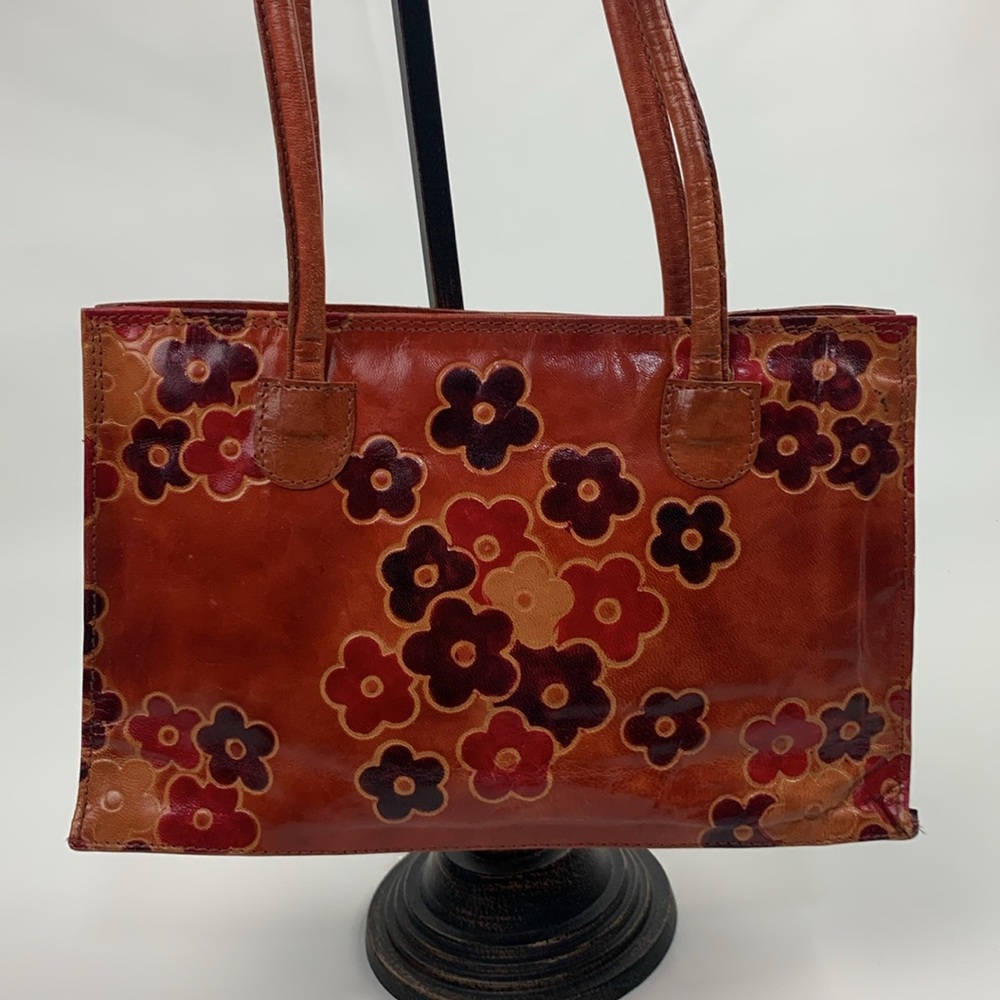Vintage Leather brown Floral Tote shoulder Bag
Zip close made India Retro Boho